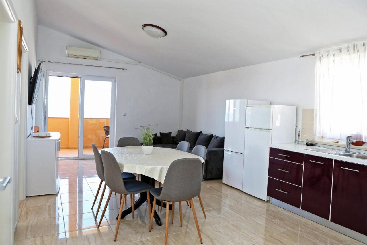 Apartmani Cili Miletici エクステリア 写真