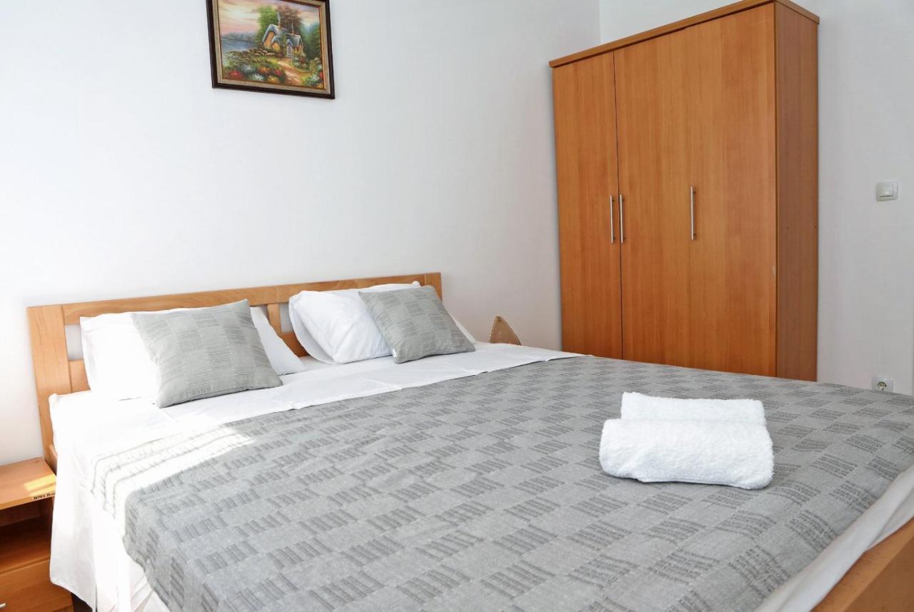 Apartmani Cili Miletici エクステリア 写真