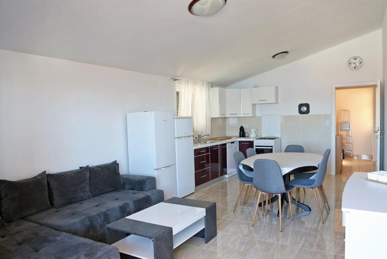 Apartmani Cili Miletici エクステリア 写真